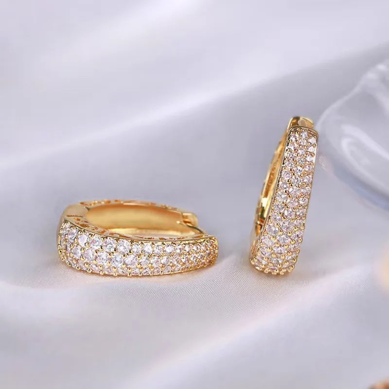 LuxeLoop – Hollow Gold Hoop Earrings