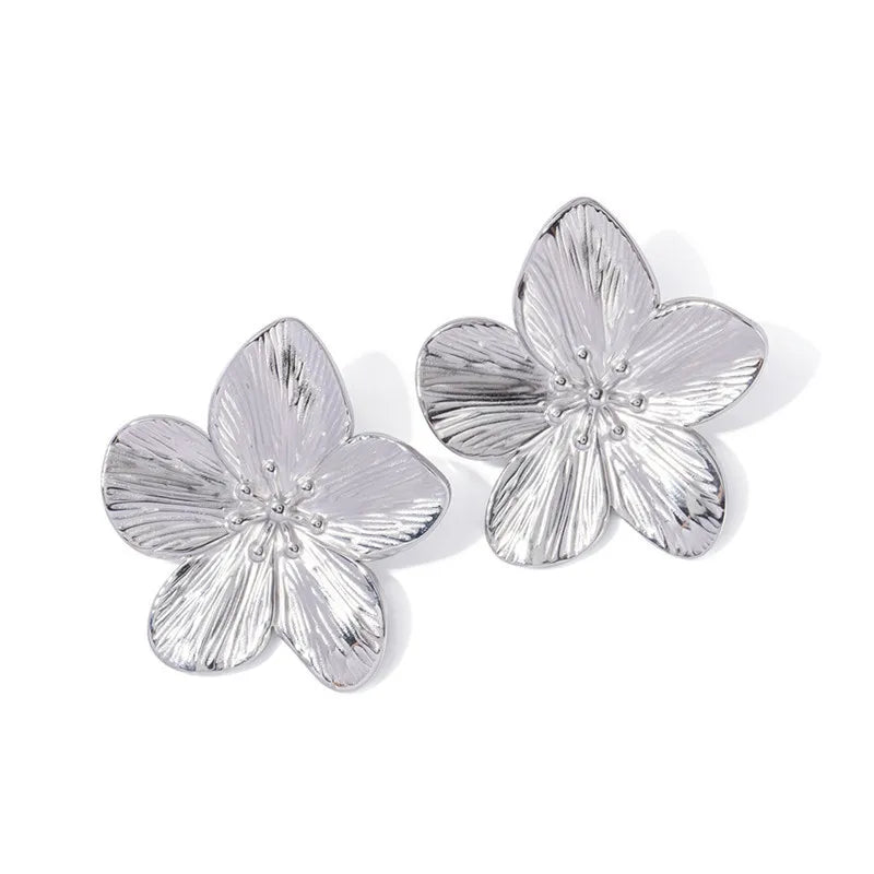 PetalGleam – Elegant Retro Earrings