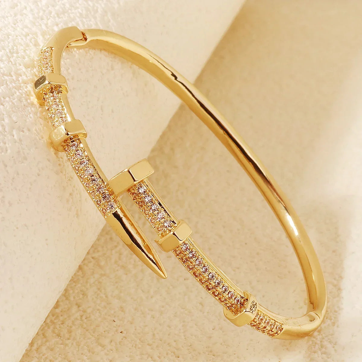 Twinkle Screw – Zircon Fashion Bracelet