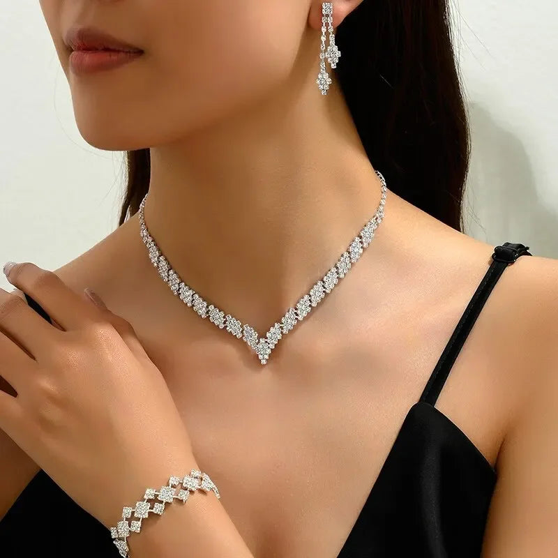 Moonlit Elegance – Necklace, Earrings & Bracelet Set