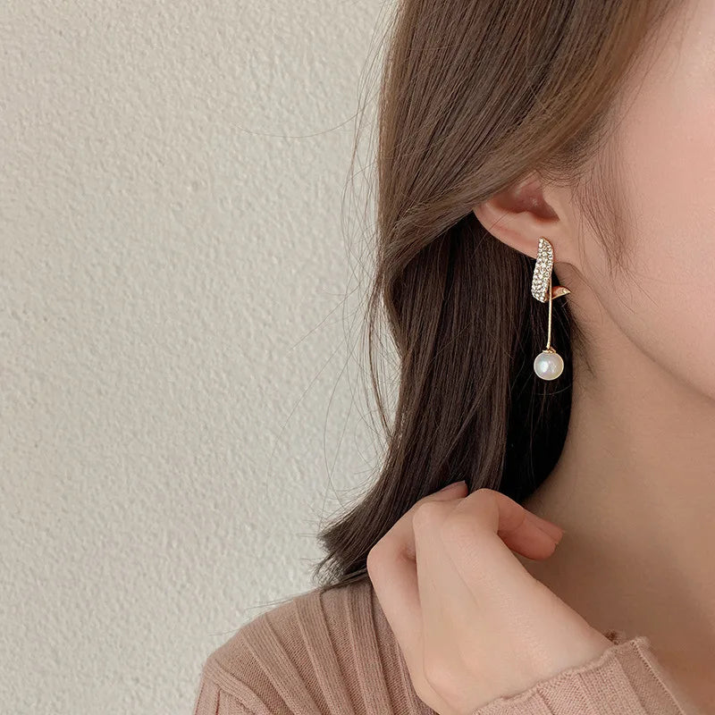 Luna Grace – Pearl Tassel Earrings