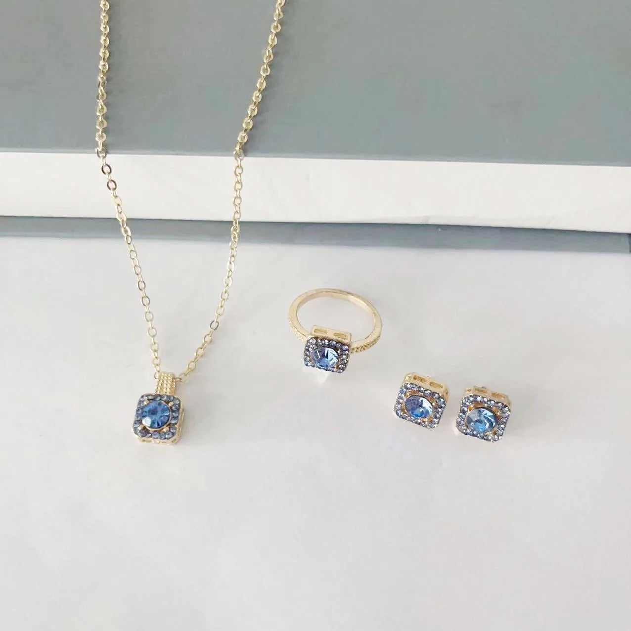 “LumièreCube – Elegant 3-Piece Jewelry Set”