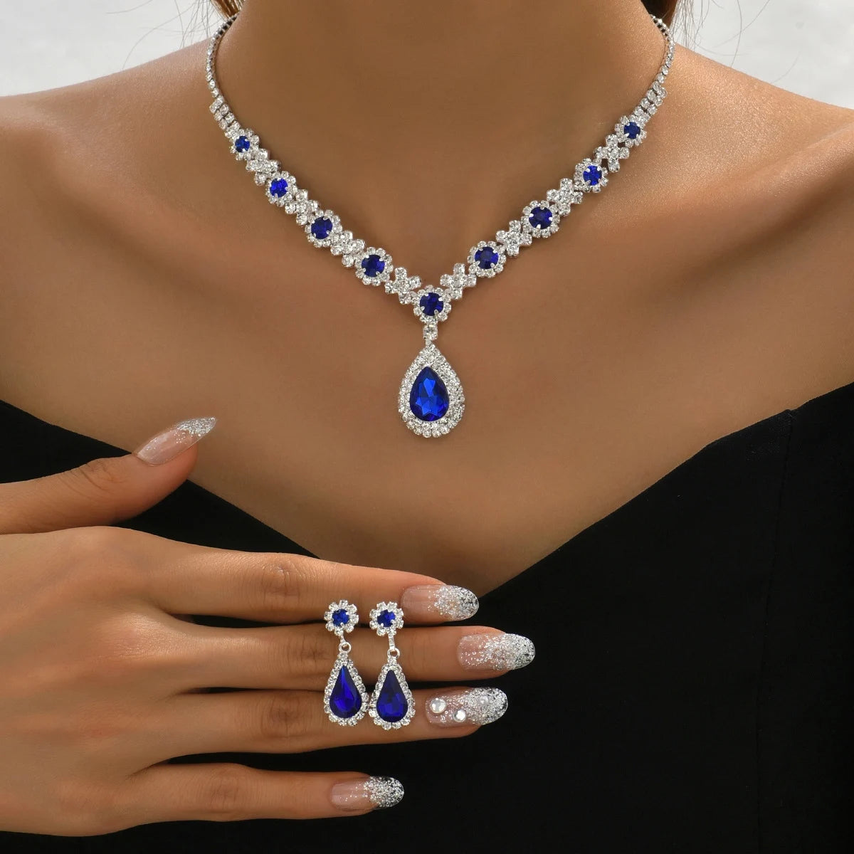 Crystal Elegance – 3-Piece Necklace & Earrings Set