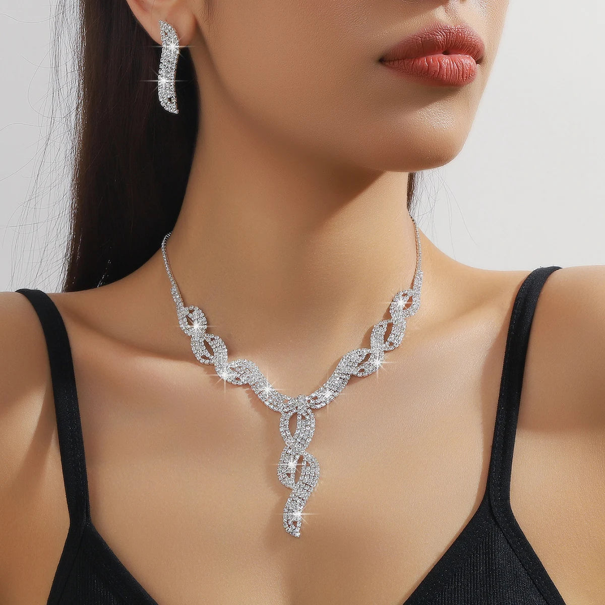 Moonlit Elegance – Necklace, Earrings & Bracelet Set
